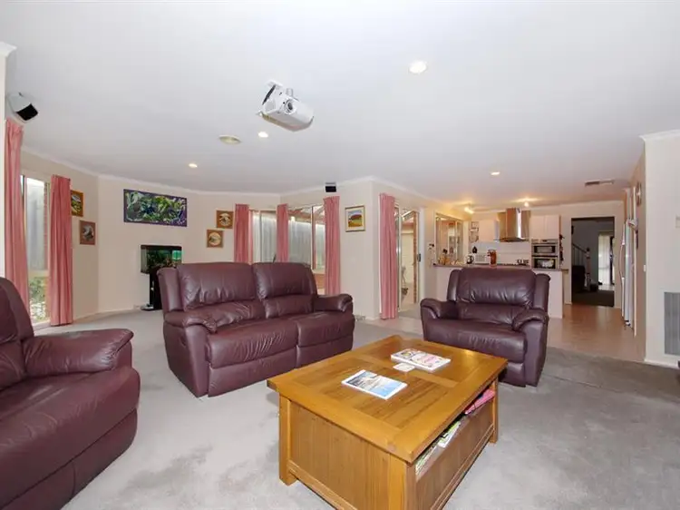 Fifth view of Homely house listing, 8 John Monash Dr, Skye VIC