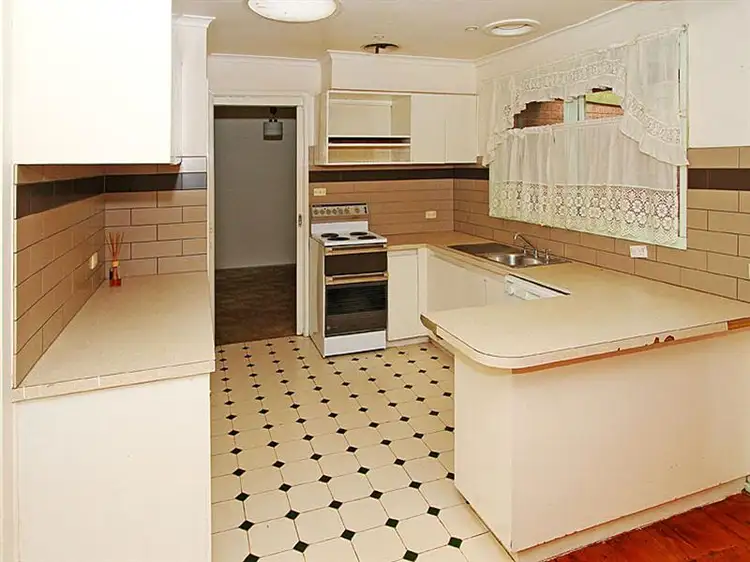 Second view of Homely house listing, 4 Bella Ct, Thomastown VIC