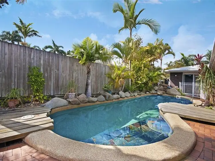 9 Marzan St, Rural View QLD