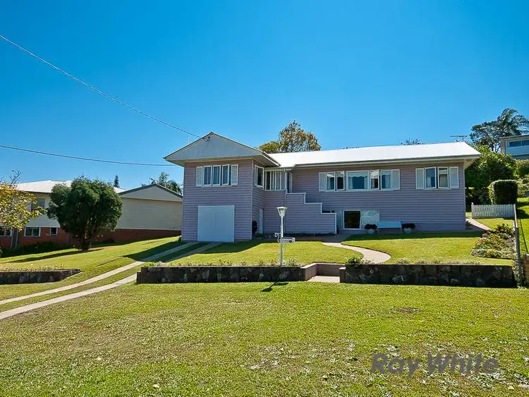 31 Burrowa St
