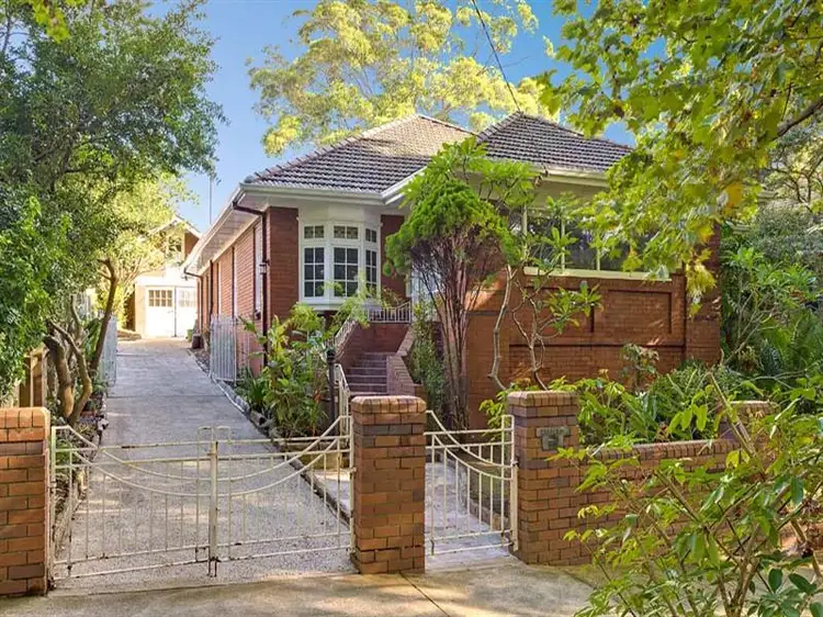 27 Hazelbank Rd, Wollstonecraft NSW