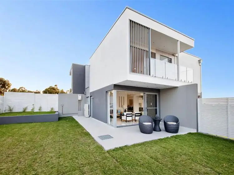 33 Monash Rd, Menai NSW