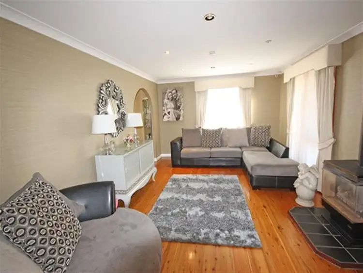 Fourth view of Homely house listing, 14 Jinkins Pl, Ambarvale NSW