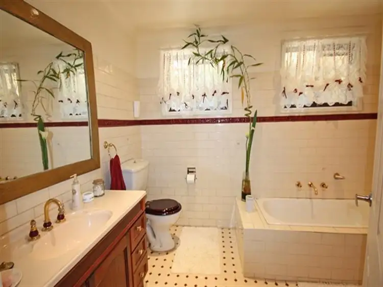 Fifth view of Homely house listing, 14 Jinkins Pl, Ambarvale NSW