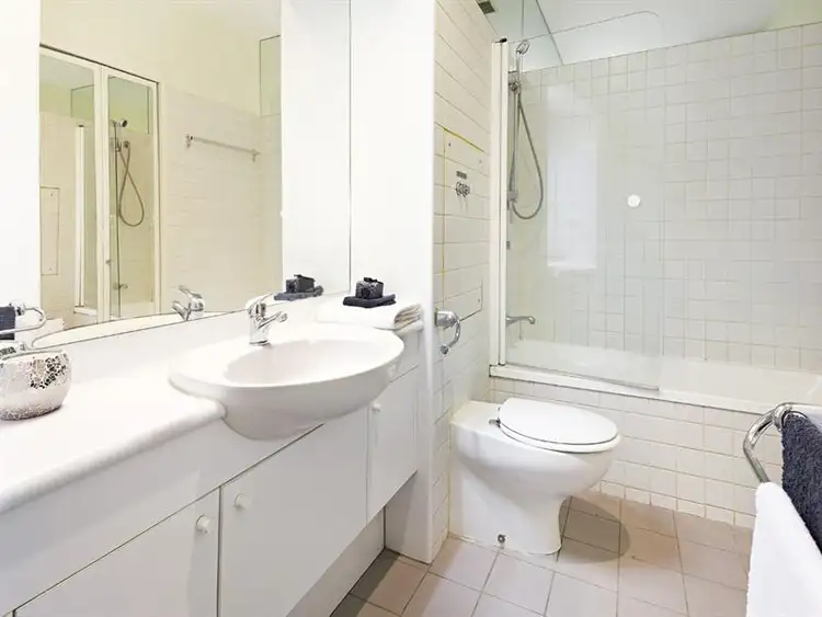 Sixth view of Homely apartment listing, 10/1 St Kilda Rd, St Kilda VIC