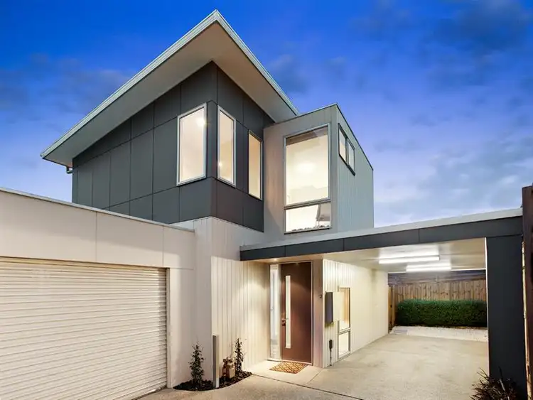 2/2 Moona Ct, Chadstone VIC