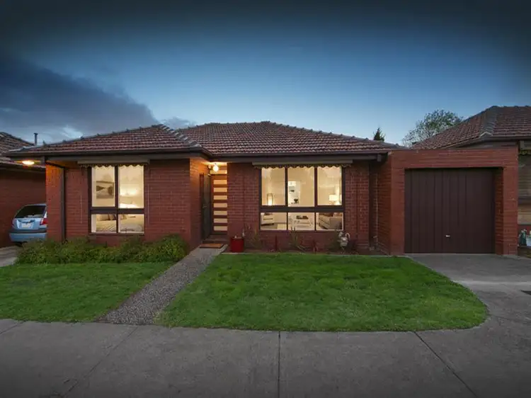 2/13 Gnarwyn Rd, Carnegie VIC