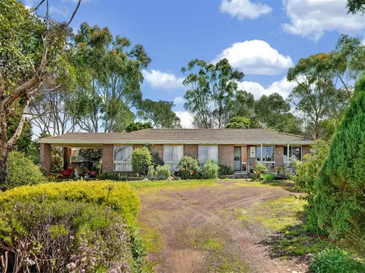 121 Seventh Ave, Eden Park VIC
