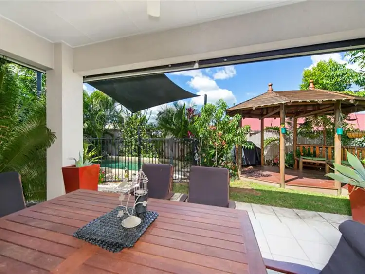 16 Altona St, Bentley Park QLD