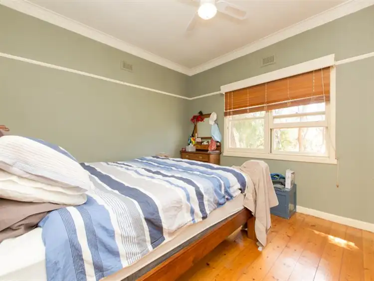 Fifth view of Homely house listing, 10 Floral Ave, Mildura VIC