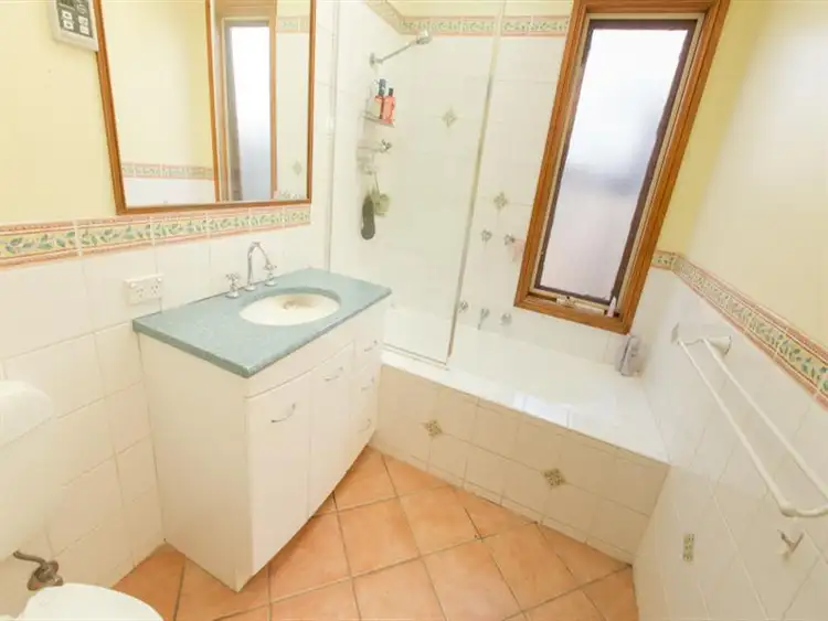 Sixth view of Homely house listing, 10 Floral Ave, Mildura VIC