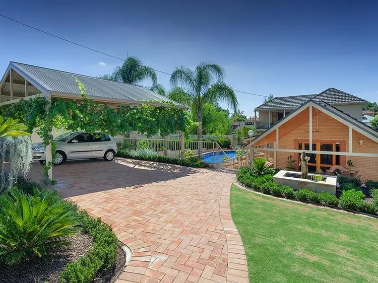 Fifth view of Homely house listing, 387 Woodstock Ct, Albury NSW