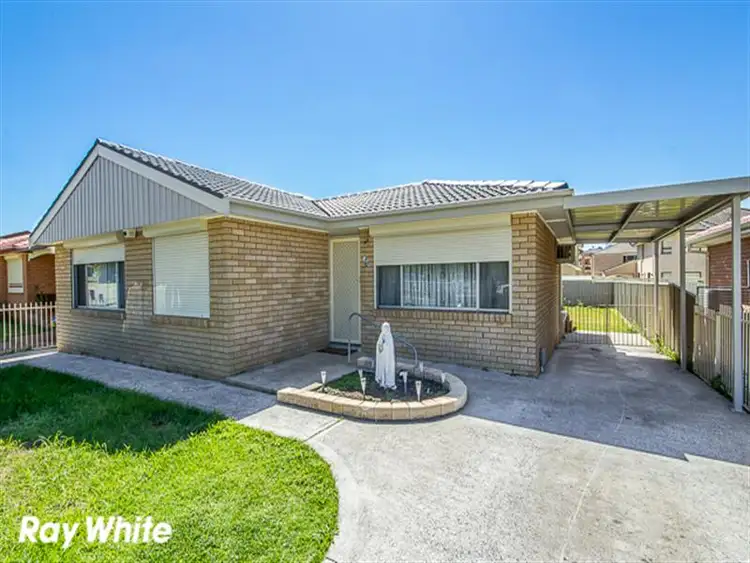 10 Coolatai Cres, Bossley Park NSW