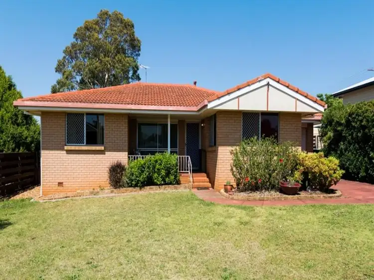 4 Luke St, Kearneys Spring QLD