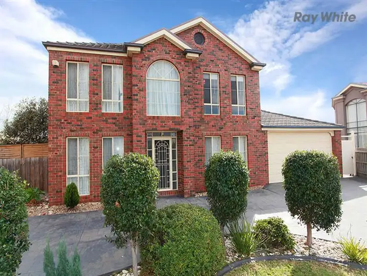 23 Pacific Pl, Taylors Lakes VIC