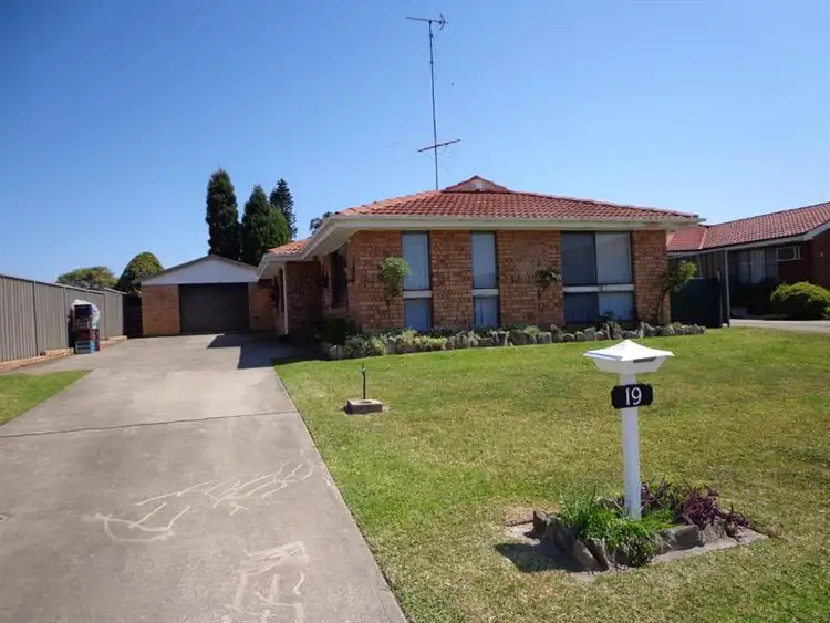 19 Ayrshire St, Bossley Park NSW
