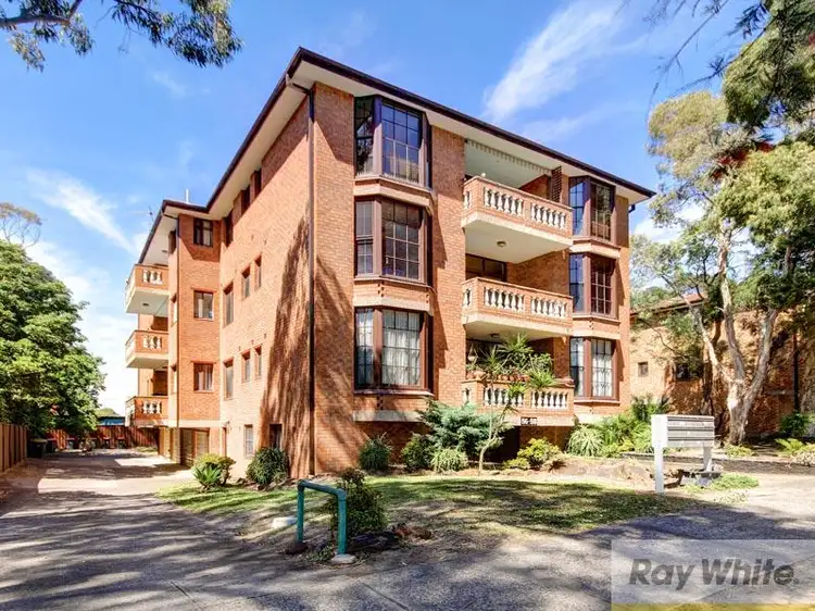 4/56 Hampton Court Rd, Carlton NSW