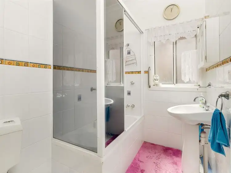 Fifth view of Homely house listing, 27 Lake Heights Rd, Lake Heights NSW