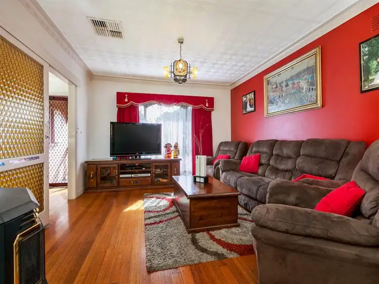 Fourth view of Homely house listing, 6 Sherwood Dr, Thomastown VIC