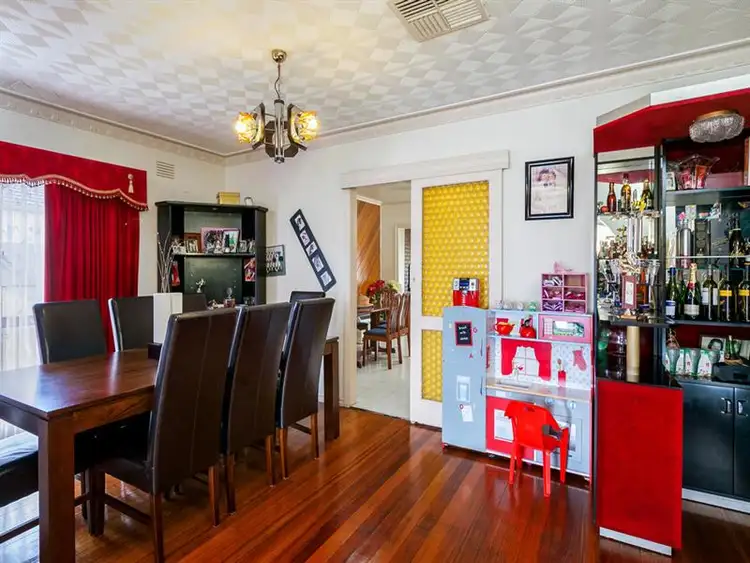 Fifth view of Homely house listing, 6 Sherwood Dr, Thomastown VIC