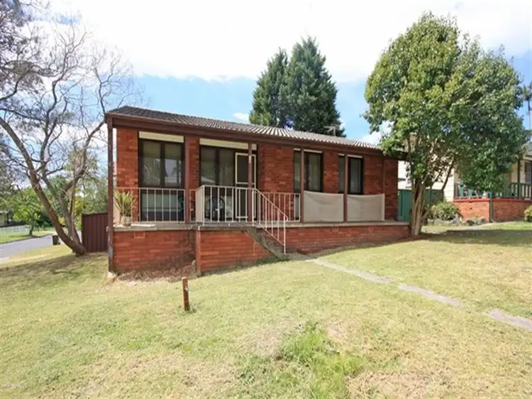 18 Bundarra Rd, Campbelltown NSW