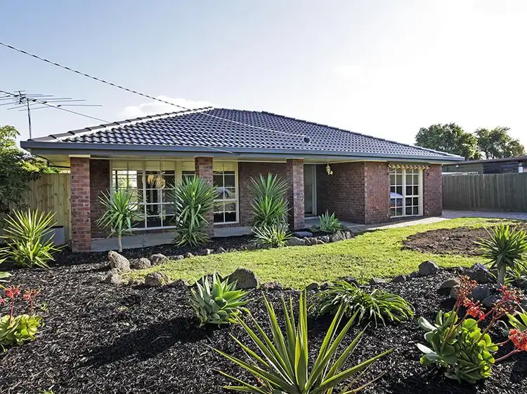 8 Hansen Dr, Grovedale VIC