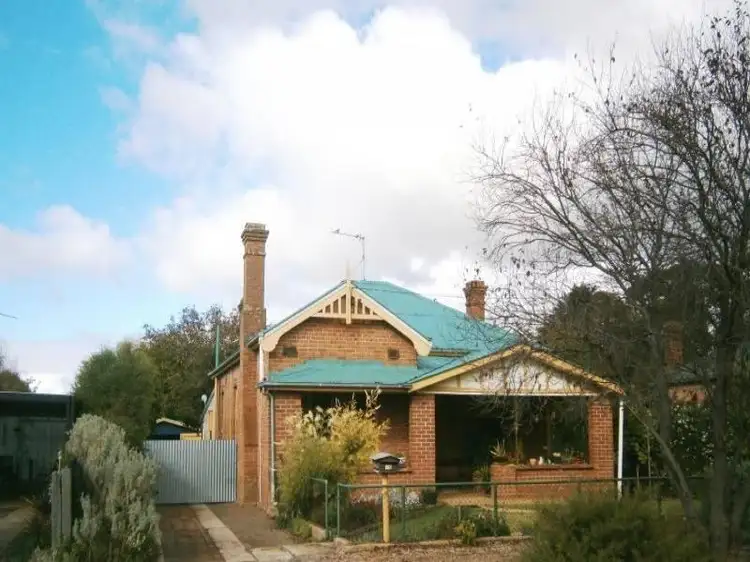 38 Florance St, Cootamundra NSW