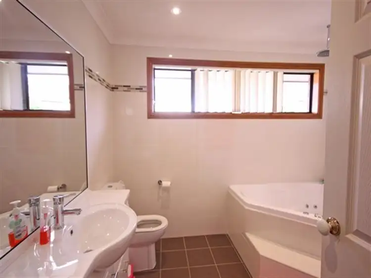 Fourth view of Homely house listing, 28 Diamontina Pl, Kearns NSW