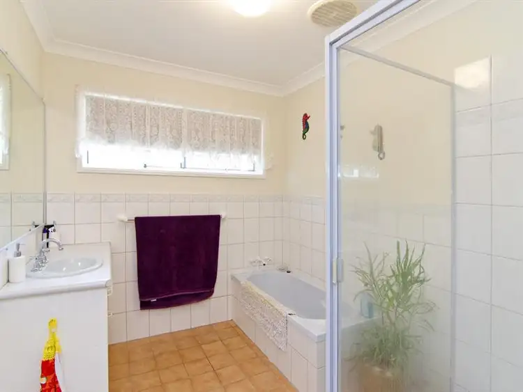 Sixth view of Homely house listing, 8 Casuarina Dr, Elanora QLD