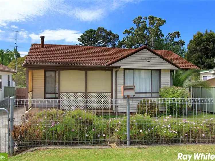8 Centenary Rd, Albion Park NSW