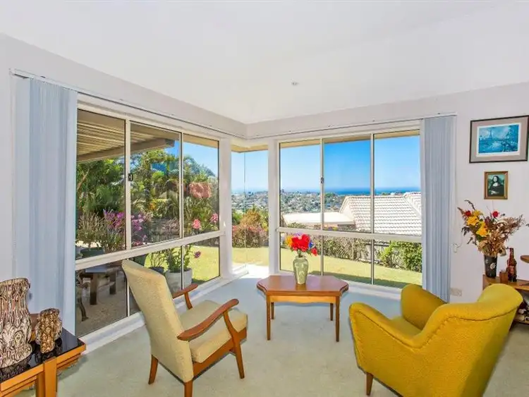 Second view of Homely house listing, 6 Kerry Ct, Banora Point NSW