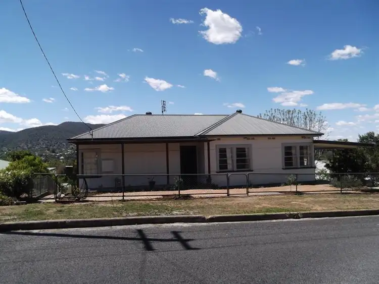 130 Crown St, West Tamworth NSW