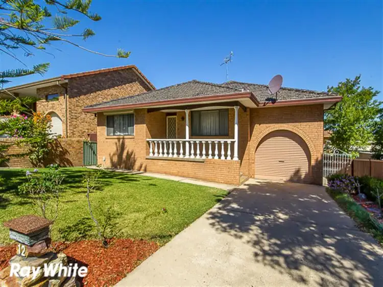 12 Jefferies Pl, Prairiewood NSW