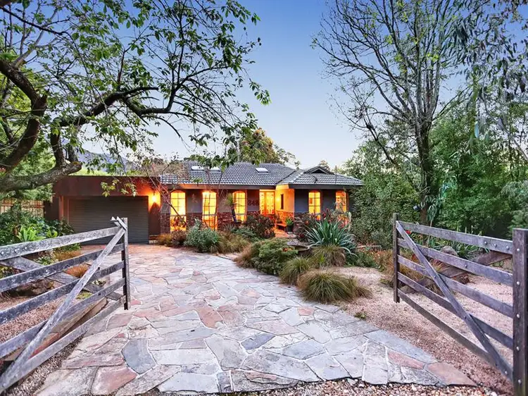 348 CAMBRIDGE Rd, Montrose VIC