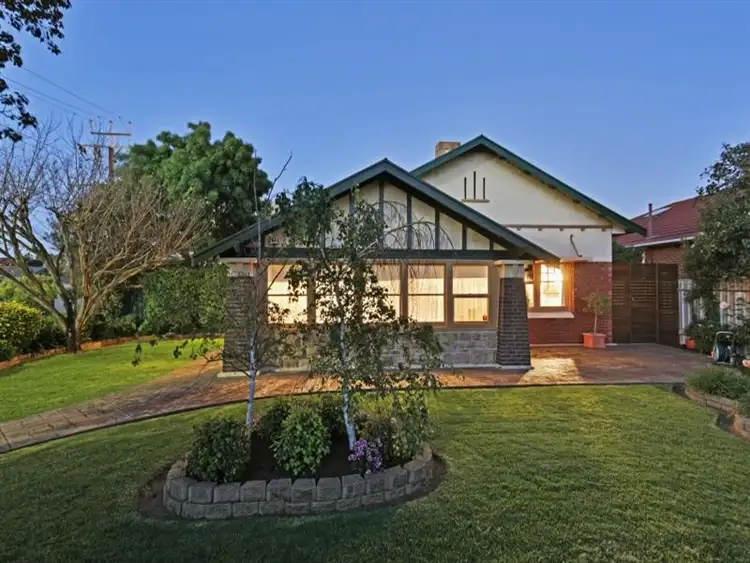 27 Aberfeldy Ave, Woodville SA