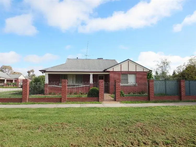 2/108 Adams St, Jindera NSW