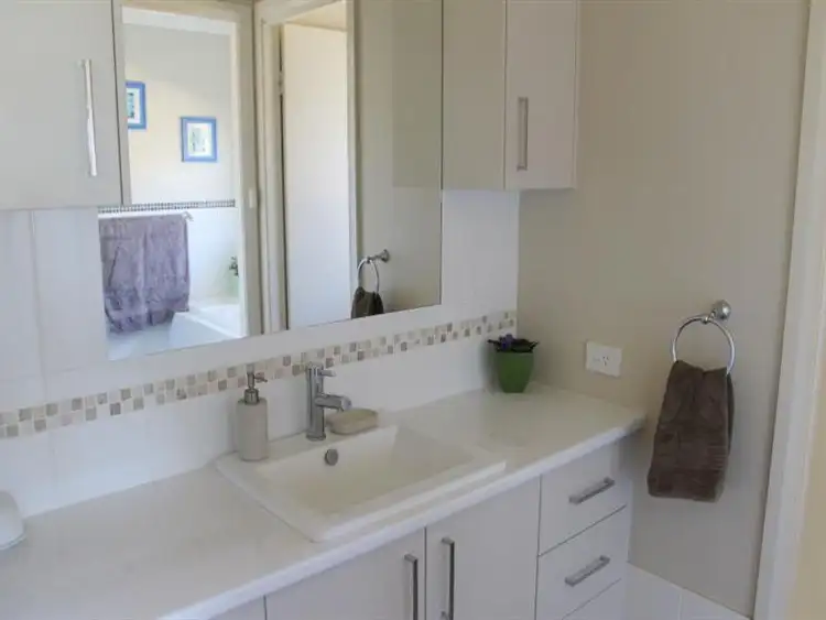 Fifth view of Homely house listing, 10 Redgum Pl, Narromine NSW