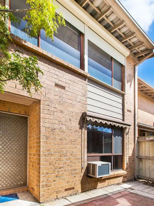 17/48 Greenfield Cres, West Lakes Shore SA