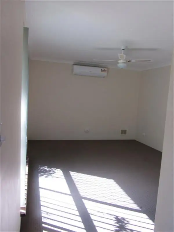 Third view of Homely house listing, 9 Graydon Gr, Leda WA