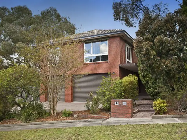 2 Maldon Ct, Wheelers Hill VIC