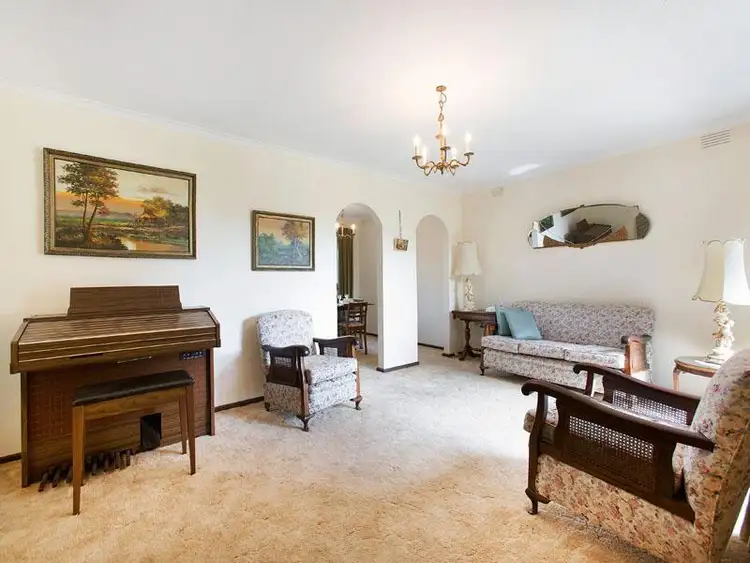 Fifth view of Homely house listing, 4 Justin Ct, Cheltenham VIC