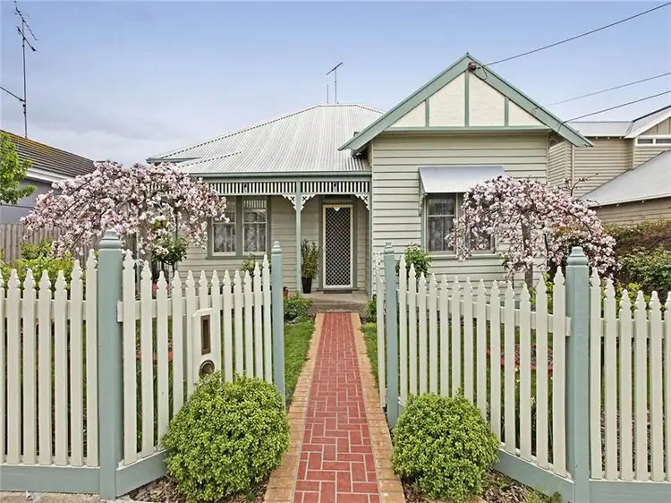 13 Daisy St, Newtown VIC