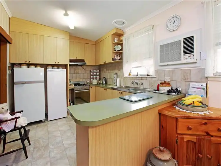 10 Gambier Gr, Corio VIC