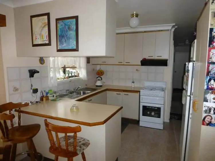Second view of Homely house listing, 7 Elm Pl, Kelso NSW