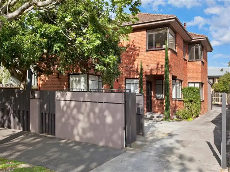 2/57 Foam St, Elwood VIC