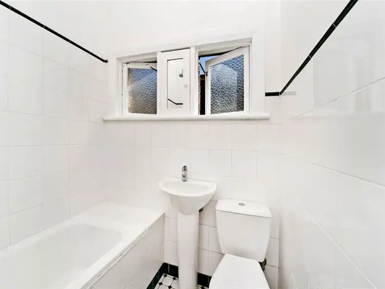 Fifth view of Homely apartment listing, 2/4 St Lukes St, Randwick NSW