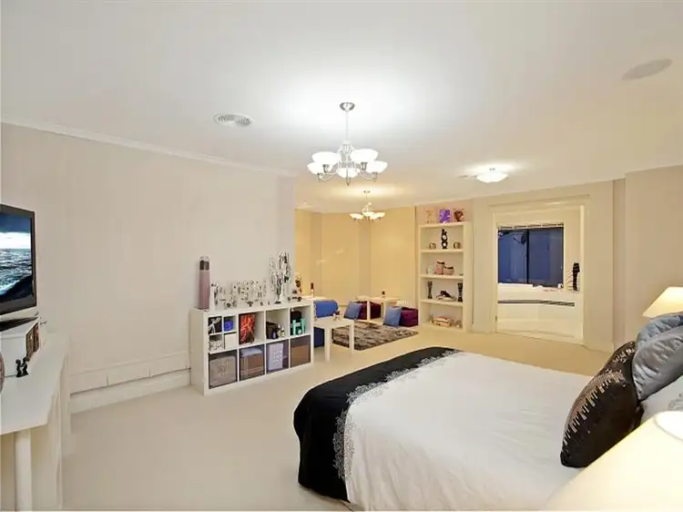 Fifth view of Homely house listing, 32 Purtell Cl, Mordialloc VIC