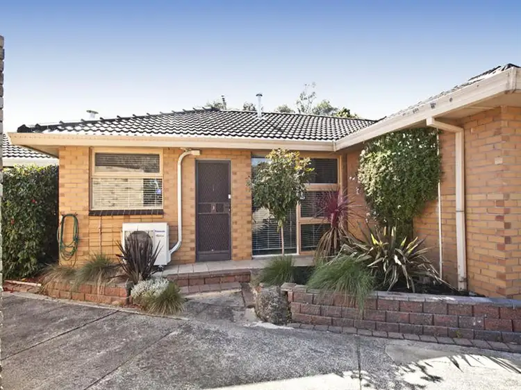 3/4 Batten St
