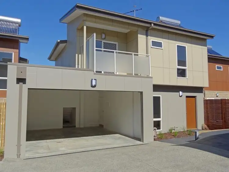 2/45 Winbirra Pde, Ashwood VIC