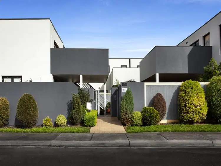 8/1 Kaye Ct, Coburg VIC